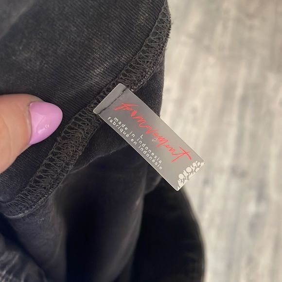 SOLD Free People Grey Acid Wash Hot Short - Picture 3 of 3